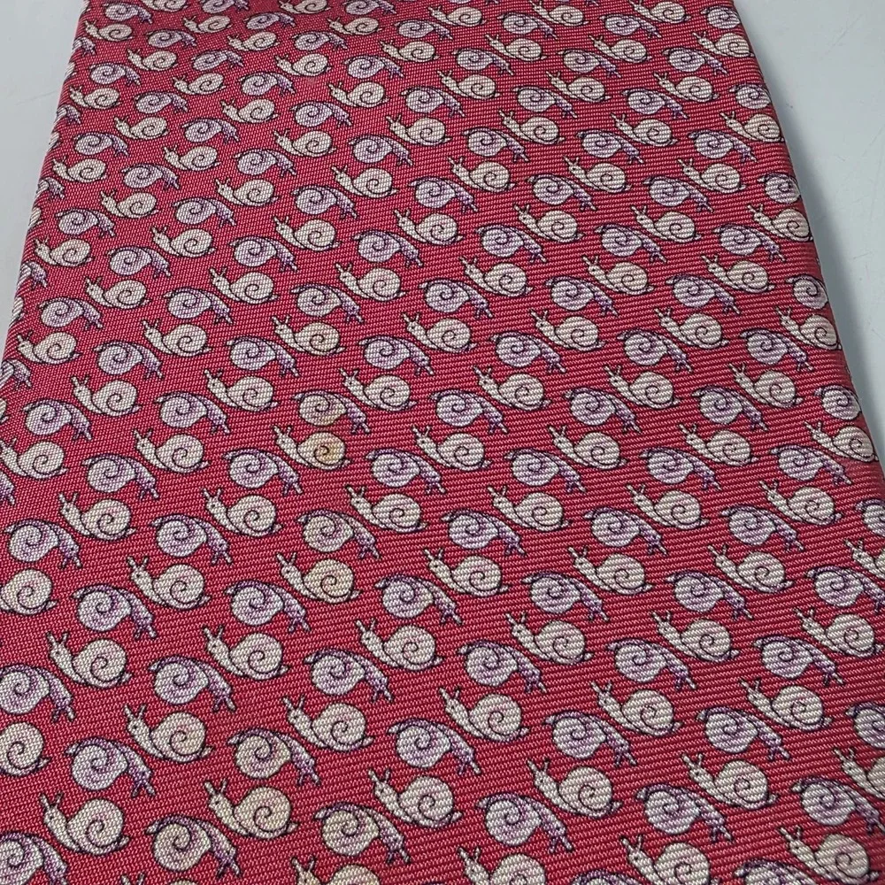 Jos‎ A Bank Signature Collection Silk Pink Snails Pattern Mens Tie